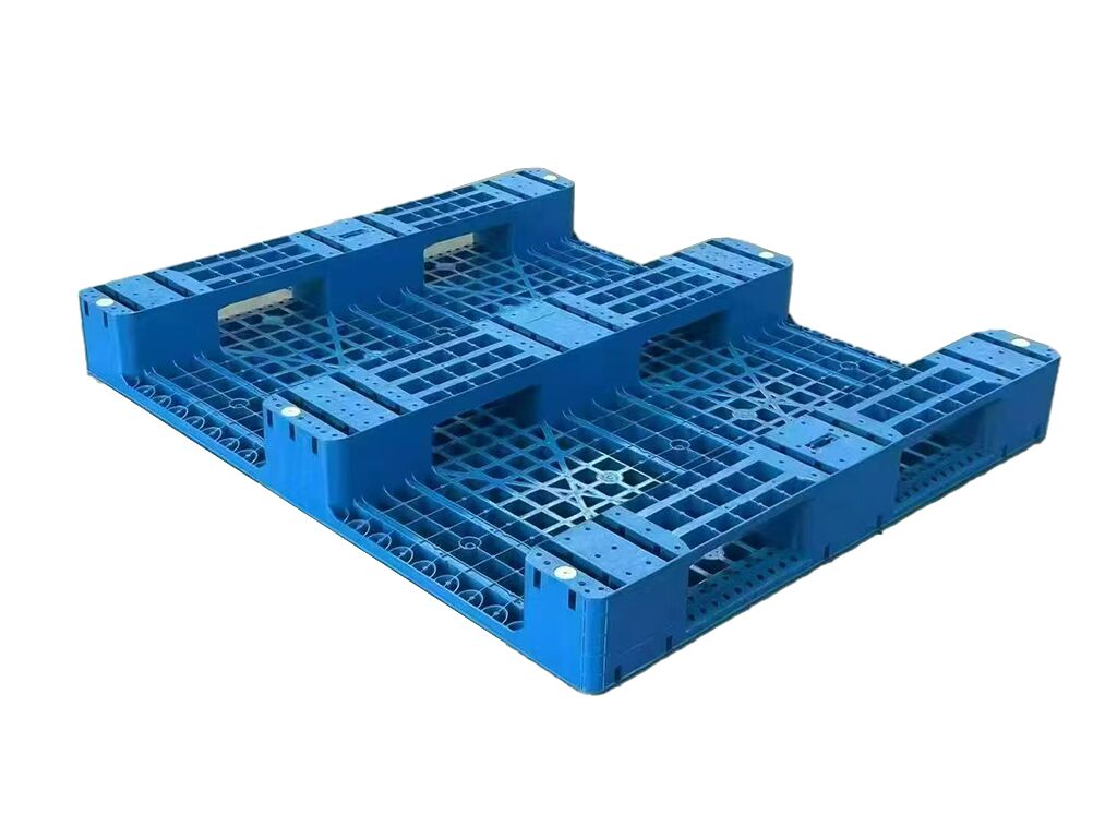BH1412-W plastic pallet underside showing transverse runners