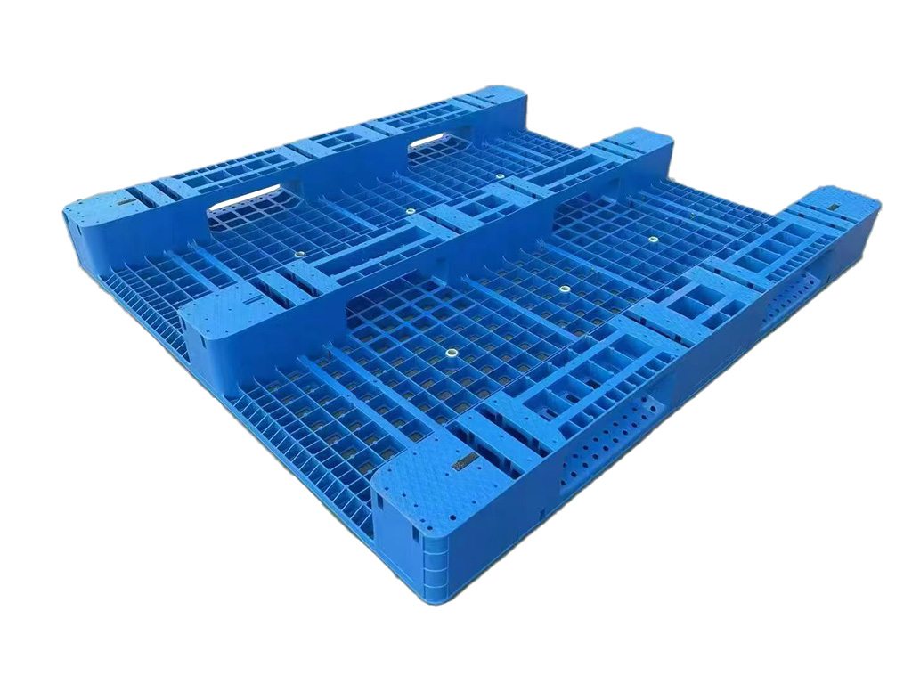 BH1514 plastic pallet bottom view showing three runners