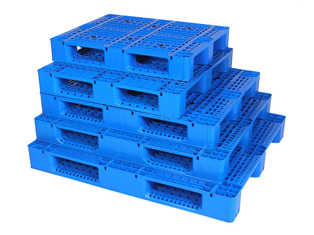 Grid deck 3-runner plastic pallet size options